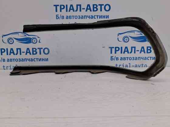 Накладка Mitsubishi Pajero Sport K9 3.0 БЕНЗИН 6G72 1996 прав. (б/у) Киев