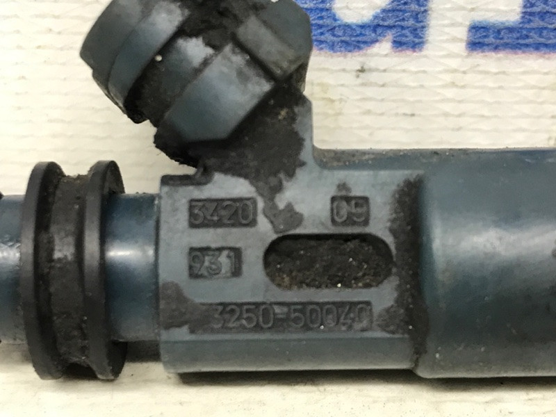 Форсунка топливная Toyota Land Cruiser J100 4.7 1998 (б/у) Киев - изображение 3