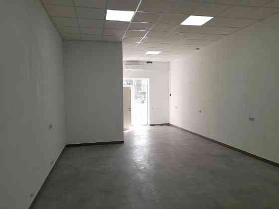 Приміщення з окремою вхідною групою 66 кв. у сучасному бізнес-центрі «МАСШТАБ» Вишневе