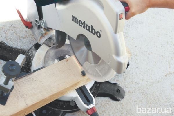 Торцовочная пила Метабо KGS 305M 619305000 Київ - зображення 5