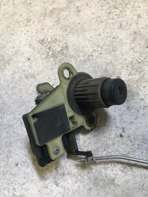 Бу механизм кнопка открытия крышки багажника Renault Laguna 1, 7701367601, лифтбек. Кропивницький - зображення 1