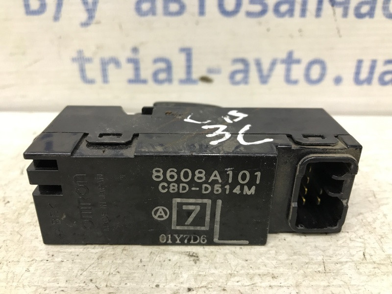 Кнопка стеклоподъемника Mitsubishi Lancer 9 1.6 БЕНЗИН 4G18 2003 (б/у) Киев - изображение 3