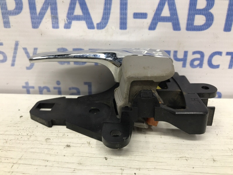 Ручка двери внутренняя левая Mitsubishi L200 KB 2.5 ДИЗЕЛЬ 4D56U 2006 (б/у) Киев - изображение 2