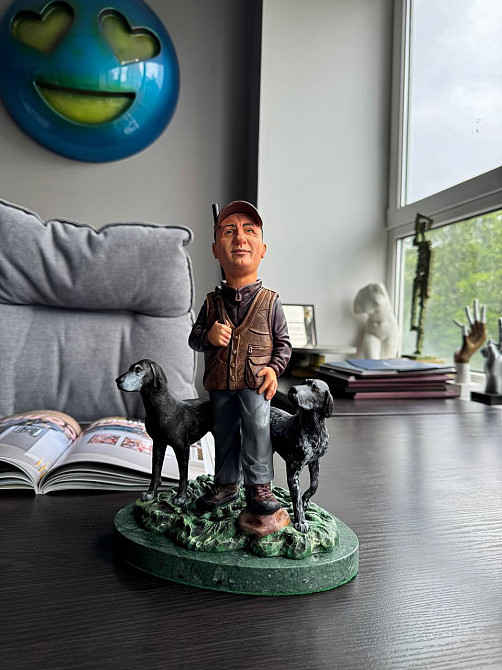 Виготовлення статуєток вручну шарова фігурка мисливця на замовлення Київ - зображення 3