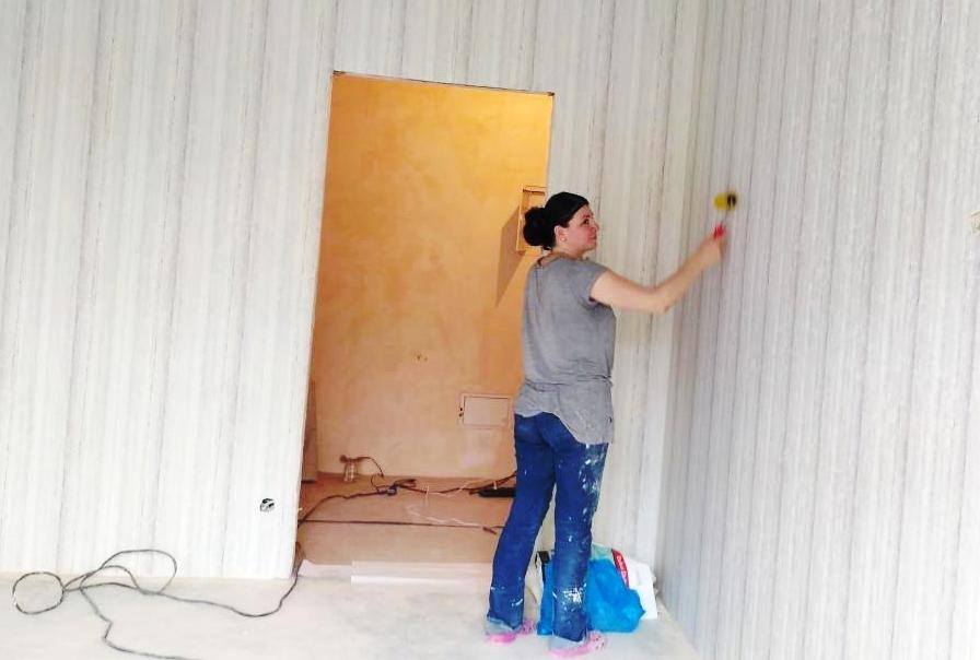 Поклейка обоев Услуги маляра-штукатура Київ - зображення 1