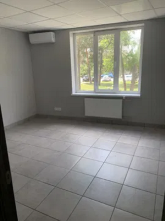 Лісова метро,вул Кубанської України 1,ГЕНЕРАТОР Є, офіс 20м Киев