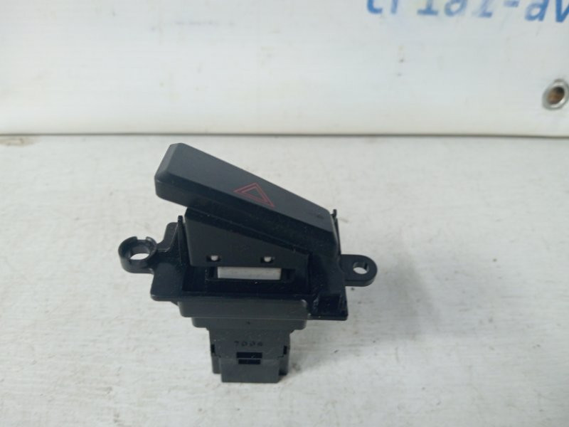 Кнопка аварийки Mitsubishi Pajero Wagon 4 3.2 ДИЗЕЛЬ 4M41 2006 (б/у) Киев - изображение 4