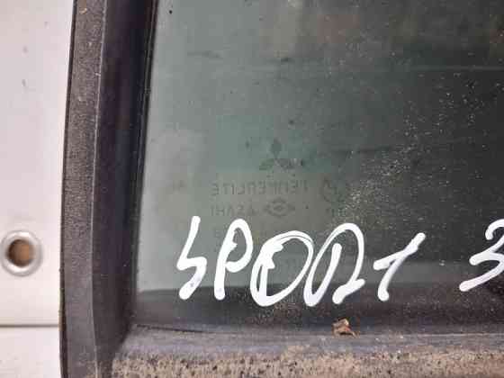 Стекло двери задней правой (форточка) Mitsubishi Pajero Sport 1996-2008 MR259918 (Арт. 64941) Киев