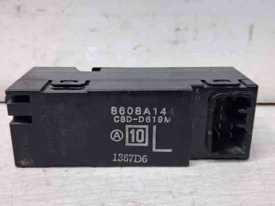 Кнопка стеклоподъемника Mitsubishi Pajero Wagon 4 3.2 ДИЗЕЛЬ 4M41 2006 (б/у) Киев