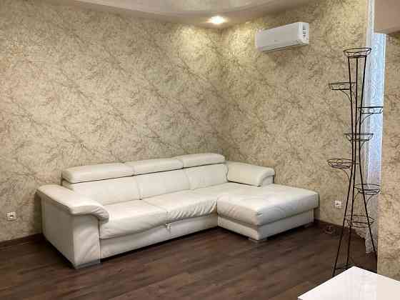 Здаю в оренду стильну трикімнатну квартиру Київ