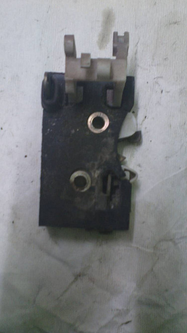 Замок задньої правої дверки 443839016f Ауді-100 86р.в. оригінал Вінниця - зображення 4