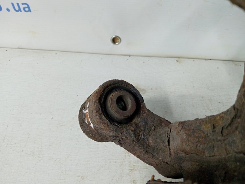 Цапфа задняя правая со ступицей Mitsubishi Pajero Wagon 3 3.2 ДИЗЕЛЬ 4M41 1999 (б/у) Киев - изображение 3