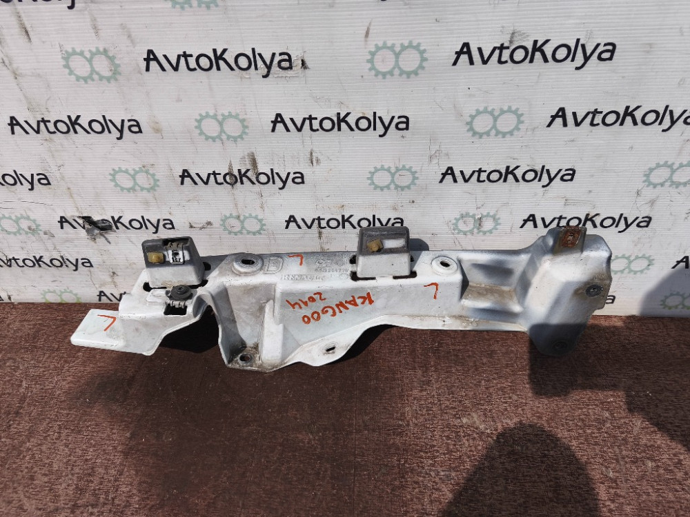 Кронштейн крепления переднего крыла правый Renault Kangoo 2013-2021 (631226477R) Ковель - зображення 1