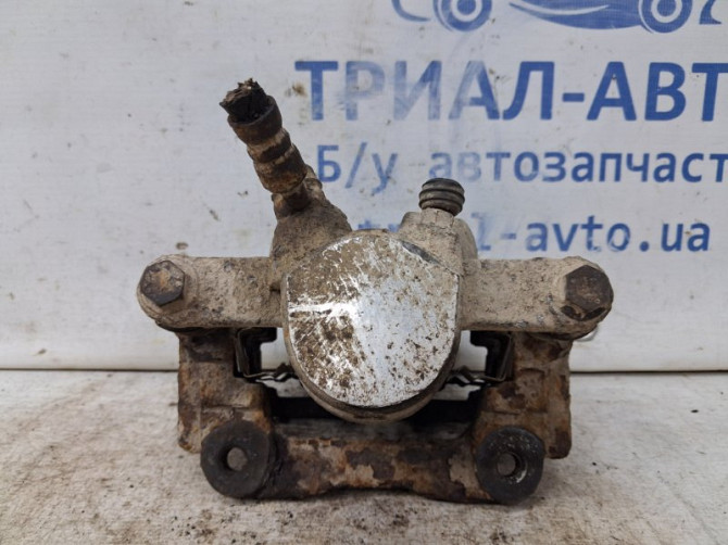 Суппорт задний правый Toyota Avensis T25 1.8 БЕНЗИН 1ZZFE 2002 (б/у) Киев - изображение 3