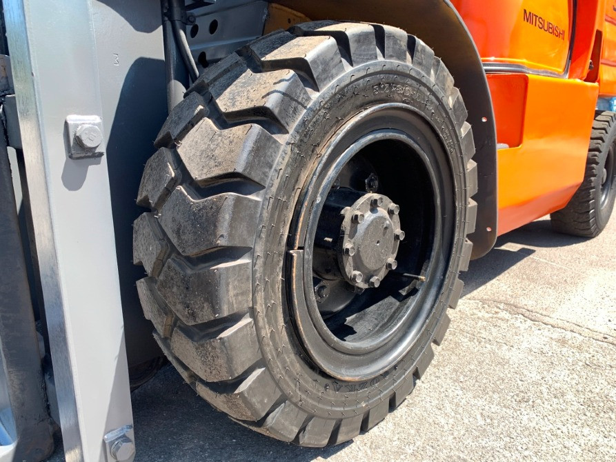 Навантажувач вилковий Mitsubishi на 15 великих нових колесах пневмо, с наработкой 6581 м/ч. Днепр - изображение 7
