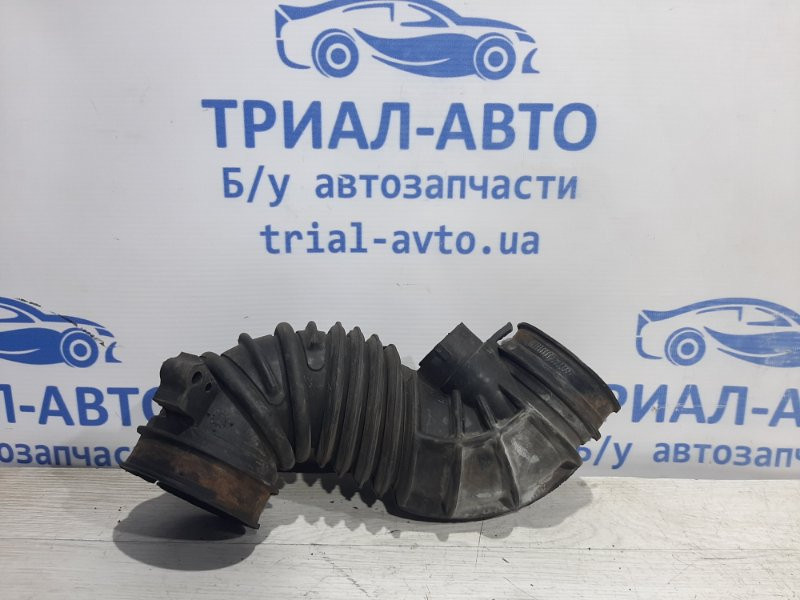 Патрубок воздушного фильтра Toyota Avensis T25 1.8 БЕНЗИН 1ZZFE 2002 (б/у) Киев - изображение 1