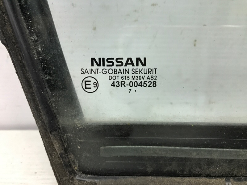 Стекло двери задней правой (форточка) Nissan Tiida C11 1.6 БЕНЗИН HR16 2004 (б/у) Киев - изображение 3