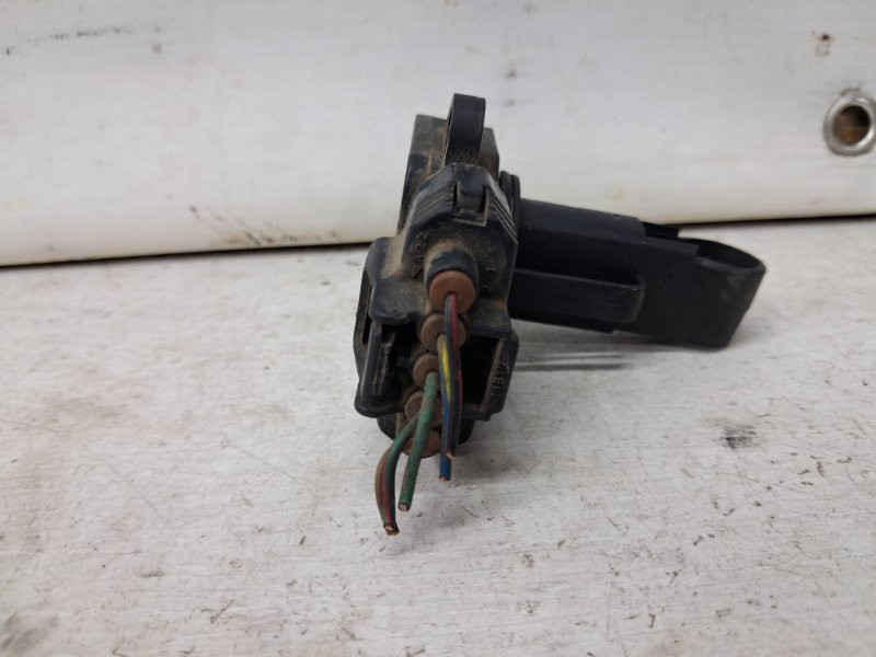 Датчик расхода воздуха Toyota Avensis T25 1.8 БЕНЗИН 1ZZFE 2002 (б/у) Киев - изображение 2