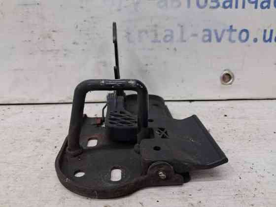 Крюк капота Volkswagen Caddy 2K 1.9 DIESEL BJB 2003 (б/у) Киев