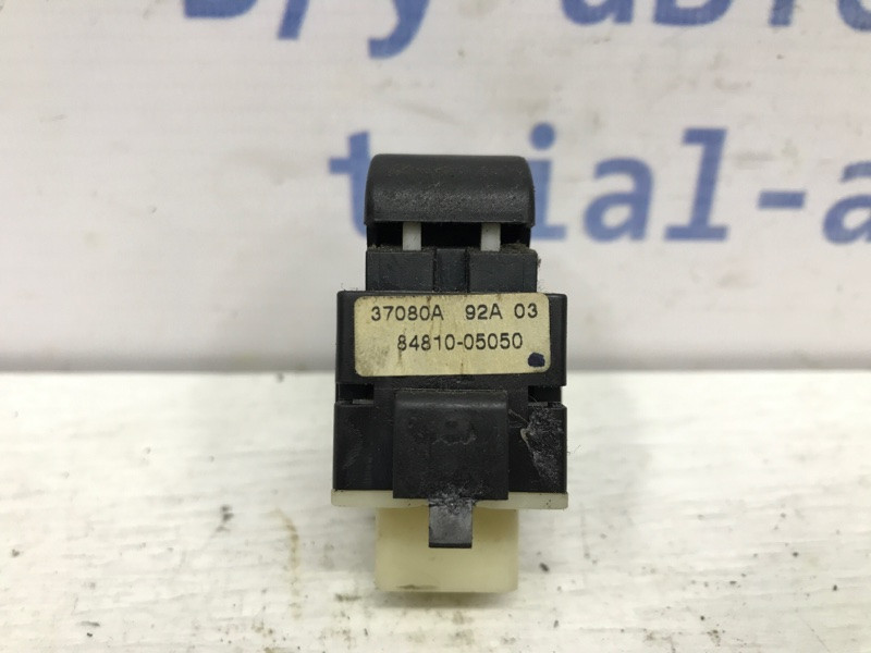 Кнопка стеклоподъемника Toyota Avensis T25 2.0 DIESEL 1CDFTV 2002 (б/у) Киев - изображение 2