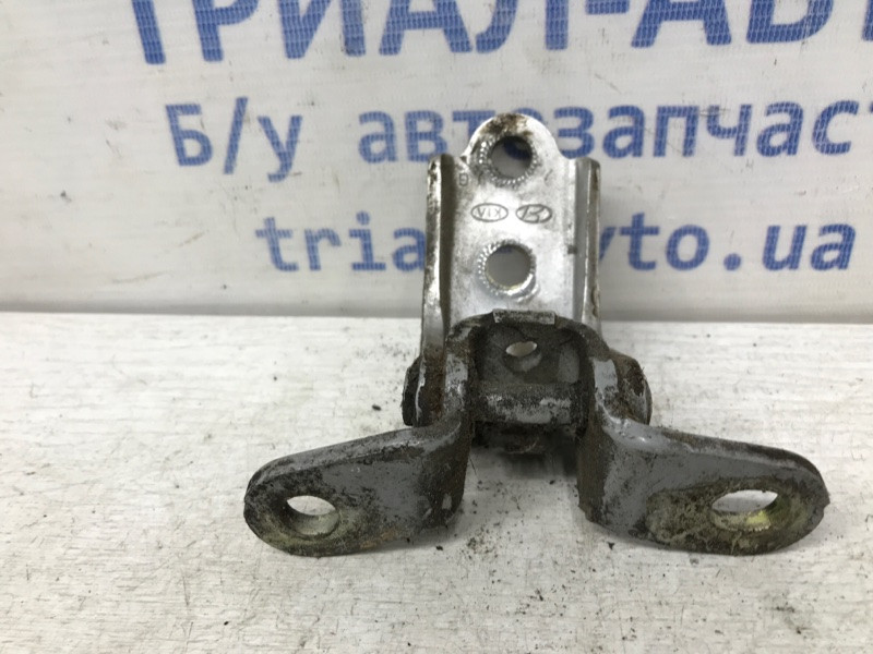 Петля двери задней правой нижняя Hyundai Tucson JM 2.0 DIESEL D4EA 2004 (б/у) Київ - зображення 3