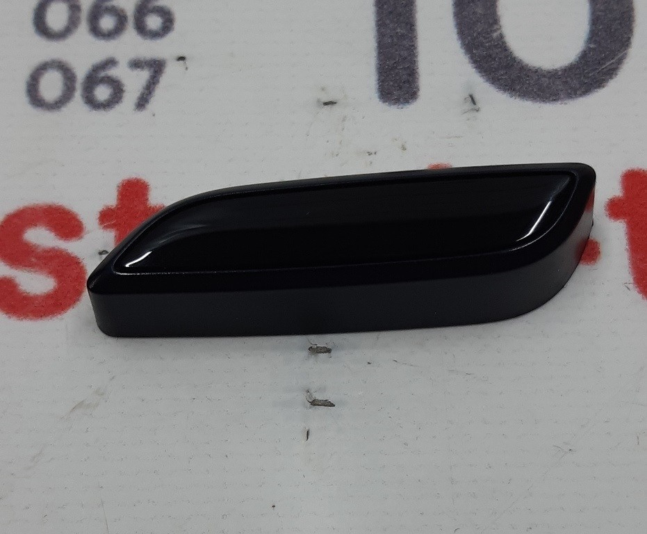 Кнопка регулировки положения нижней части водительского сиденья Tesla model X 1049540-00-B Киев - изображение 1