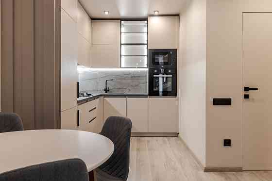 Продаж 1км. квартири Авалон Холідей Героів Майдану Львов