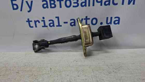 Ограничитель двери передний правый Mitsubishi Lancer 9 1.6 БЕНЗИН 4G18 2003 (б/у) Київ