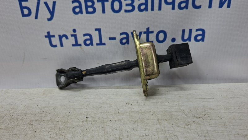 Ограничитель двери передний правый Mitsubishi Lancer 9 1.6 БЕНЗИН 4G18 2003 (б/у) Київ - зображення 1