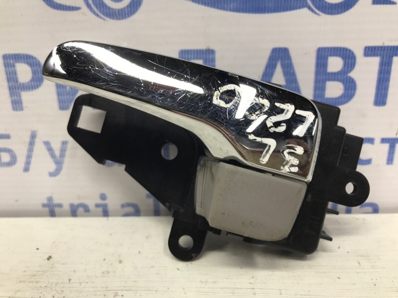 Ручка двери внутренняя левая Mitsubishi L200 KB 2.5 ДИЗЕЛЬ 4D56U 2006 (б/у) Киев - изображение 1