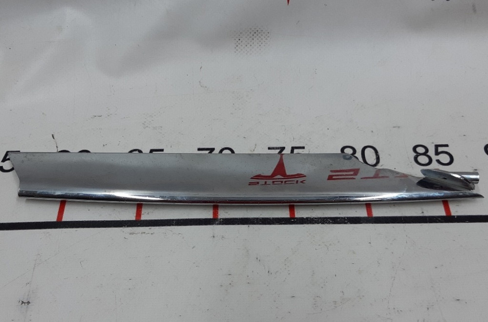 1Накладка люверса нижняя правая хром Tesla model S 6009385-00-C Київ - зображення 1