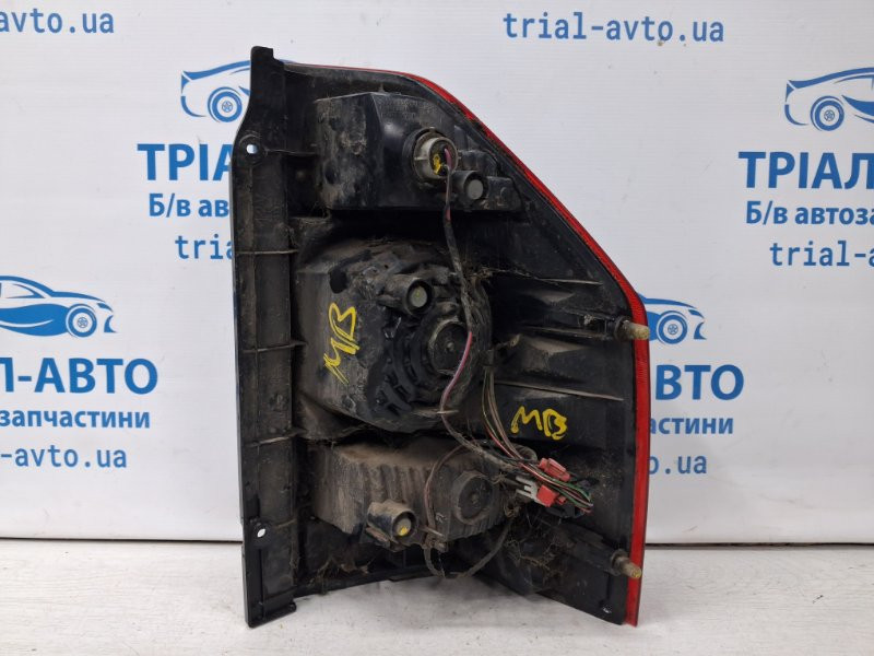 Фонарь задний внешний левый Mitsubishi Pajero Wagon 3 3.2 ДИЗЕЛЬ 4M41 1999 (б/у) Киев - изображение 6