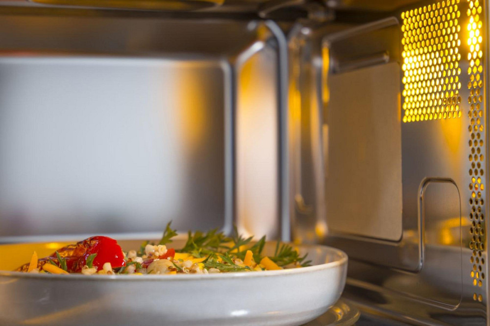 Микроволновая печь встраиваемая Gorenje BM-251-SG2WG 25 л Київ - зображення 3