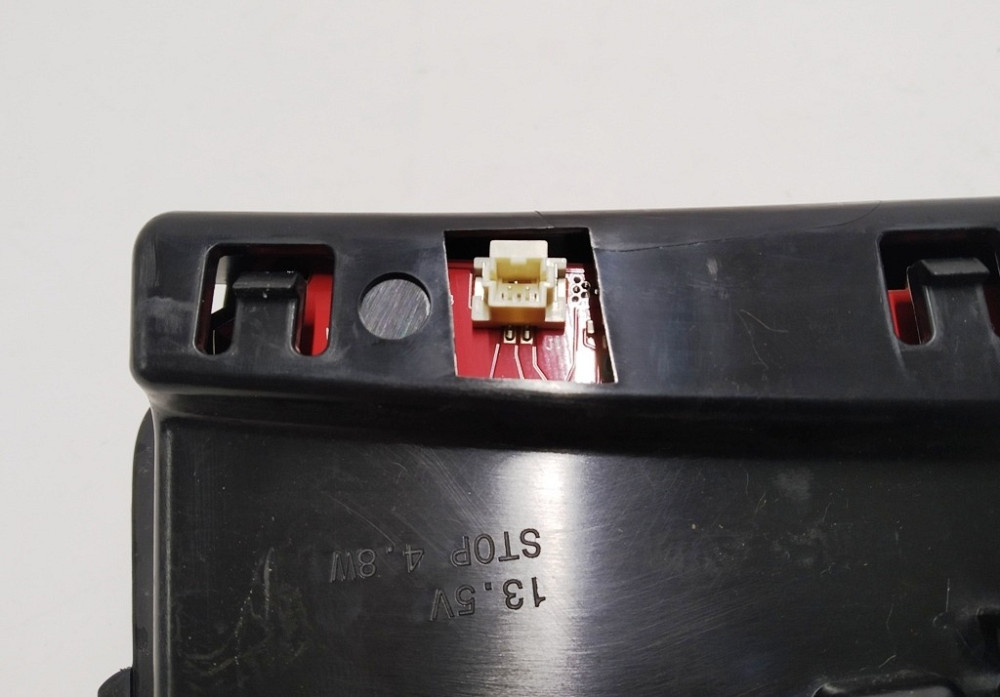 Повторитель стоп сигнала полки багажного отсека Tesla model 3 1077405-00-F Киев - изображение 4