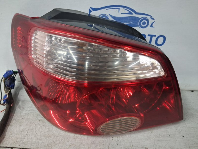 Фонарь задний внешний левый Mitsubishi Outlander CU 2.4 БЕНЗИН 4G69 2003 (б/у) Киев - изображение 2