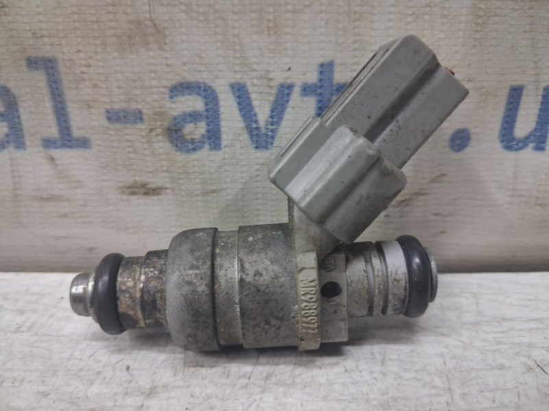 Форсунка топливная Mitsubishi Lancer 2007-2017 MR988977 (Арт. 83261) Київ - зображення 1