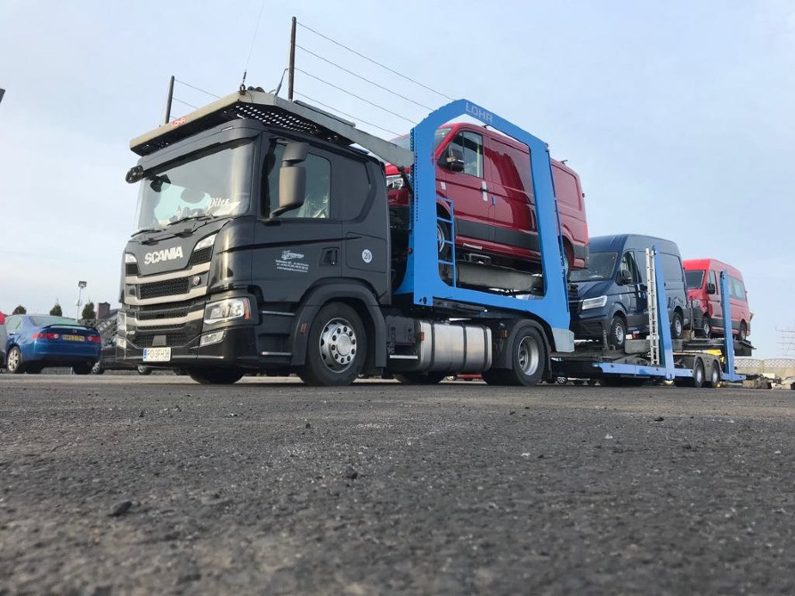 Стабільна робота водієм C+E у міжнародній транспортній компанії Дніпро - зображення 1