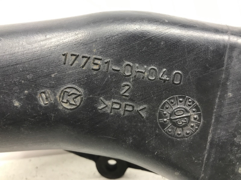 Воздухозаборник Toyota Avensis T25 1.8 БЕНЗИН 1ZZFE 2002 (б/у) Киев - изображение 3