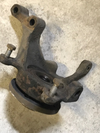 Бу поворотный кулак правый Renault Laguna 1, без ABS, 7700423103, 23 шлица. Кропивницкий - изображение 1