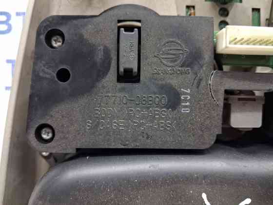 Плафон передний SsangYong Rexton 2006-2012 7771008B00 (Арт. 61592) Київ