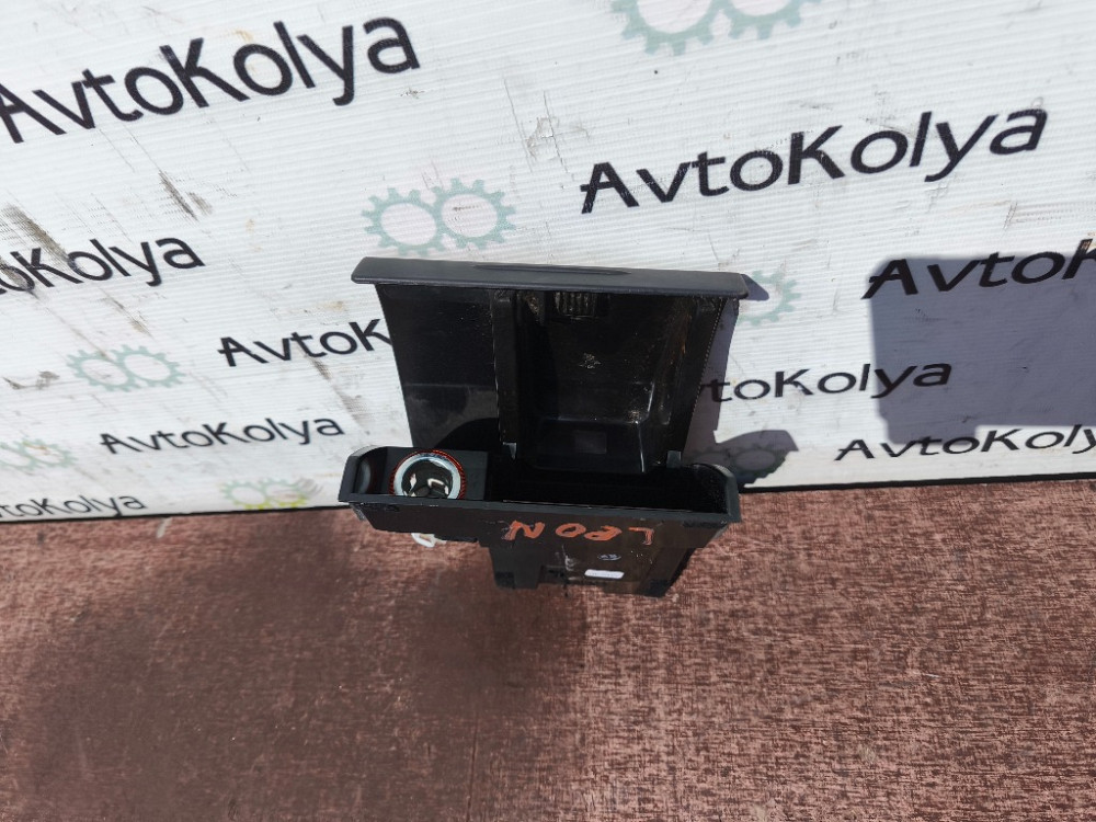 Пепельница Seat Leon 1998-2005 (1M0857975) Ковель - зображення 2