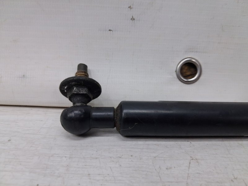 Амортизатор капота Toyota Prado J120 4.0 1GR-FE 2002 (б/у) Киев - изображение 3