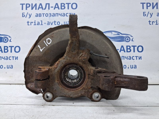 Кулак поворотный левый со ступицей Mitsubishi Lancer 10 1.5 БЕНЗИН 4A91 2007 (б/у) Київ - зображення 1