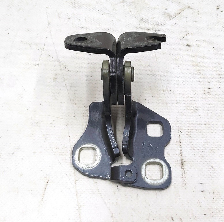 Петля двери задней правой нижняя PMNG Tesla model 3 1091330-00-F Киев - изображение 1