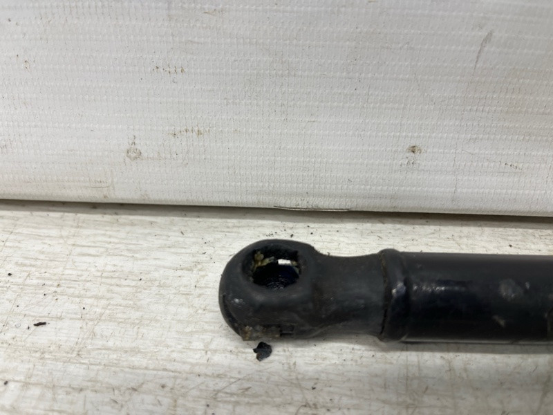 Амортизатор капота Hyundai Santa fe CM 2.2 DIESEL D4HB 2005 (б/у) Киев - изображение 2