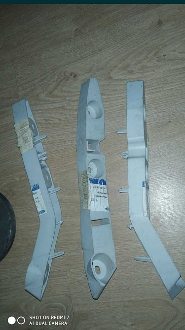 Продам 3 кронштейна бампера переднего Ford Focus 08 г 2 левых 1 правый новые оригинал Днепр - изображение 1