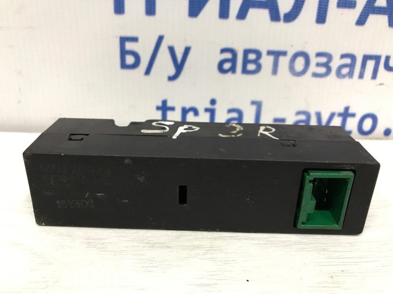 Кнопка стеклоподъемника Mitsubishi Pajero Sport K9 2.5 DIESEL 4D56 1996 (б/у) Київ - зображення 3