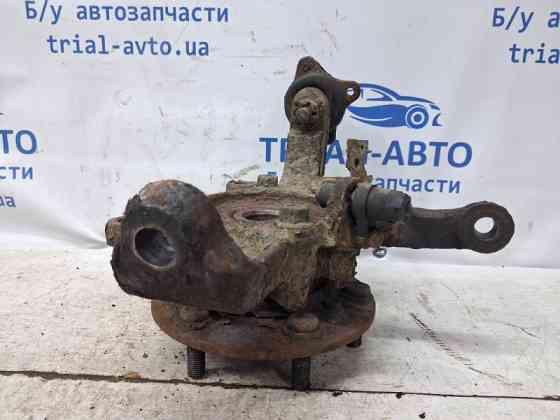 Кулак поворотный левый со ступицей Mitsubishi L200 KB 2.5 ДИЗЕЛЬ 4D56U 2006 (б/у) Київ