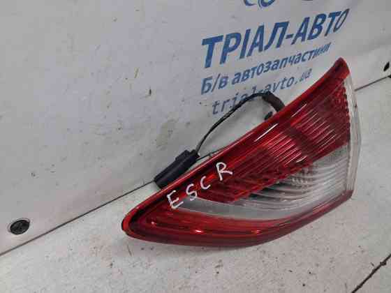 Фонарь задний внутренний правый Ford Escape 3 2.0 БЕНЗИН ENR90 2012 (б/у) Киев