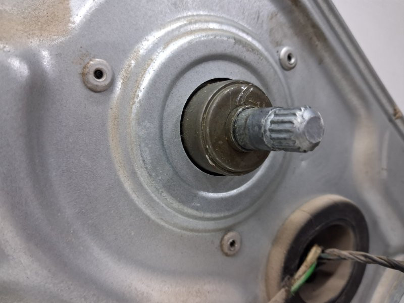 Стеклоподъемник задний левый (ручной) Kia Ceed ED 1.6 DIESEL D4FB 2006 (б/у) Киев - изображение 3